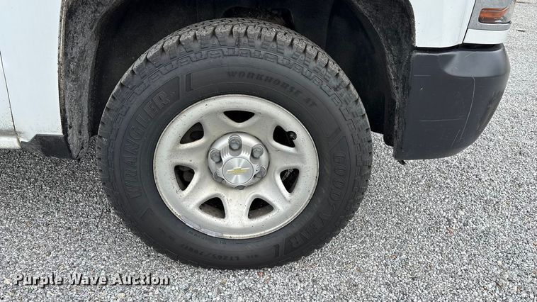 image for item ED2221 2018 Chevrolet Silverado 1500 pickup truck