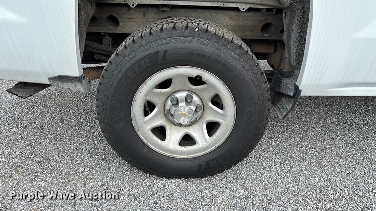 image for item ED2221 2018 Chevrolet Silverado 1500 pickup truck