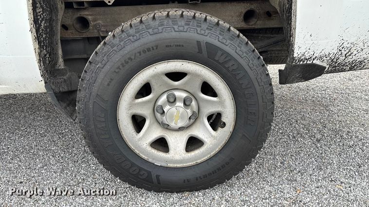 image for item ED2221 2018 Chevrolet Silverado 1500 pickup truck