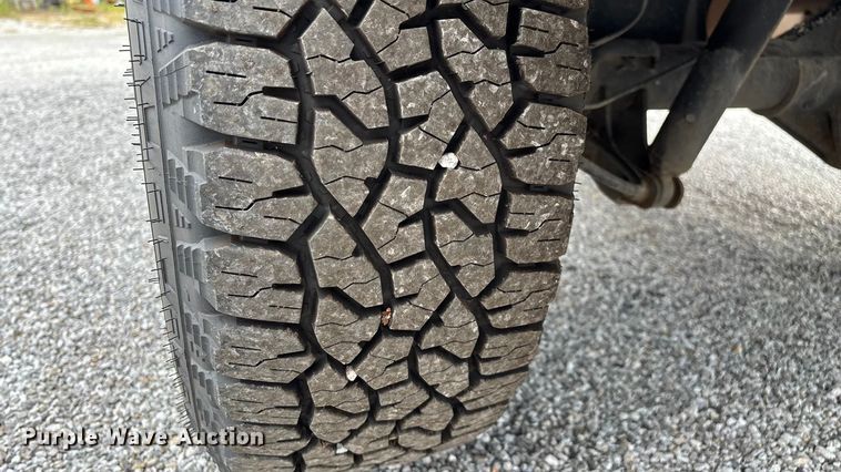 image for item ED2221 2018 Chevrolet Silverado 1500 pickup truck