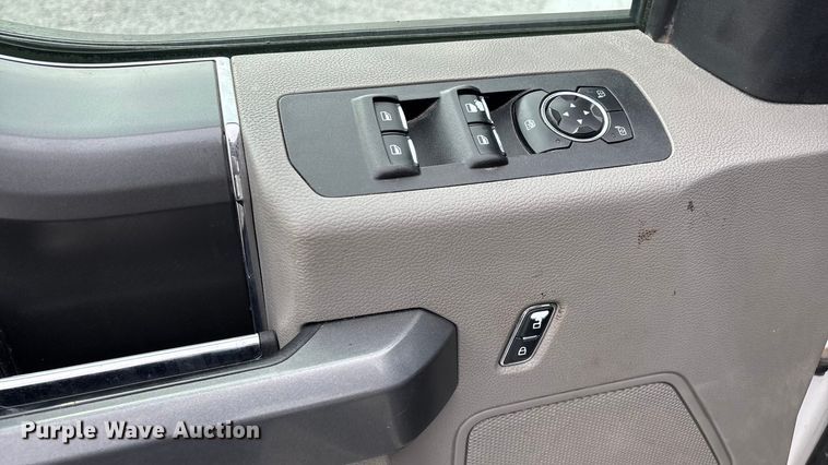 image for item ED2222 2019 Ford F150 SuperCab pickup truck