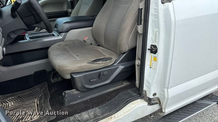 image for item ED2222 2019 Ford F150 SuperCab pickup truck