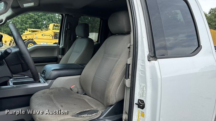 image for item ED2222 2019 Ford F150 SuperCab pickup truck