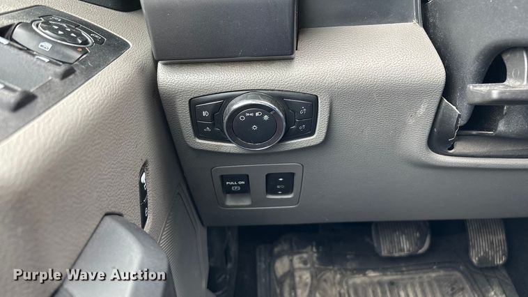 image for item ED2222 2019 Ford F150 SuperCab pickup truck