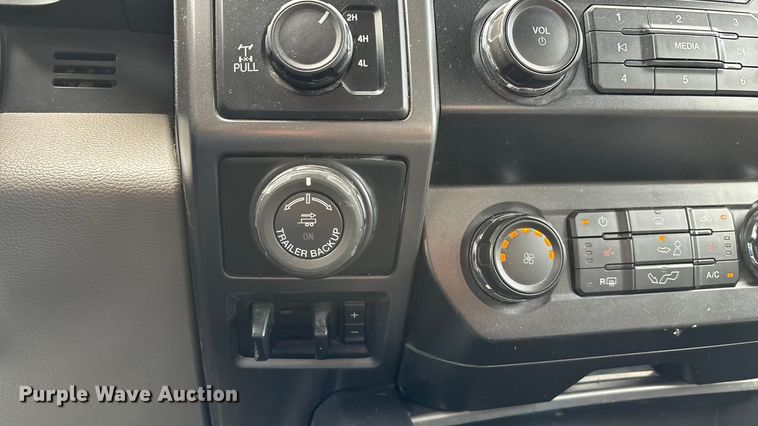 image for item ED2222 2019 Ford F150 SuperCab pickup truck