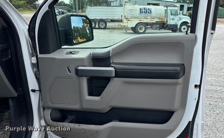 image for item ED2222 2019 Ford F150 SuperCab pickup truck