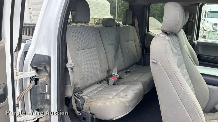 image for item ED2222 2019 Ford F150 SuperCab pickup truck