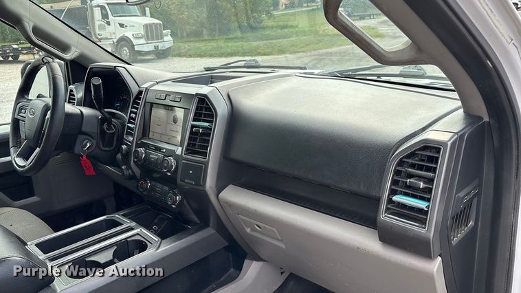 image for item ED2222 2019 Ford F150 SuperCab pickup truck