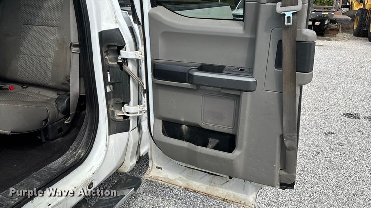 image for item ED2222 2019 Ford F150 SuperCab pickup truck