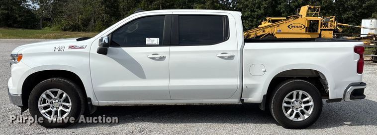 image for item ED2223 2022 Chevrolet Silverado 1500 Crew Cab pickup truck