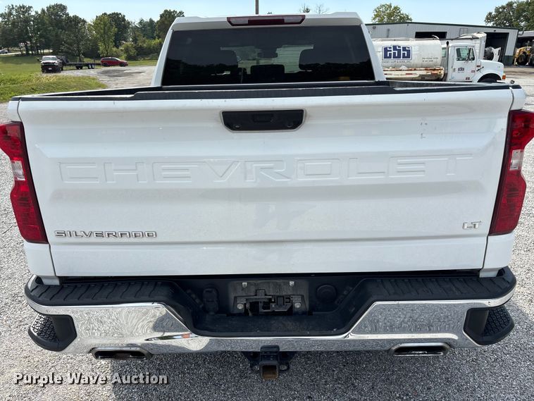 image for item ED2223 2022 Chevrolet Silverado 1500 Crew Cab pickup truck