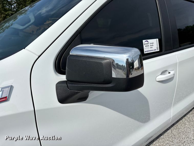 image for item ED2223 2022 Chevrolet Silverado 1500 Crew Cab pickup truck