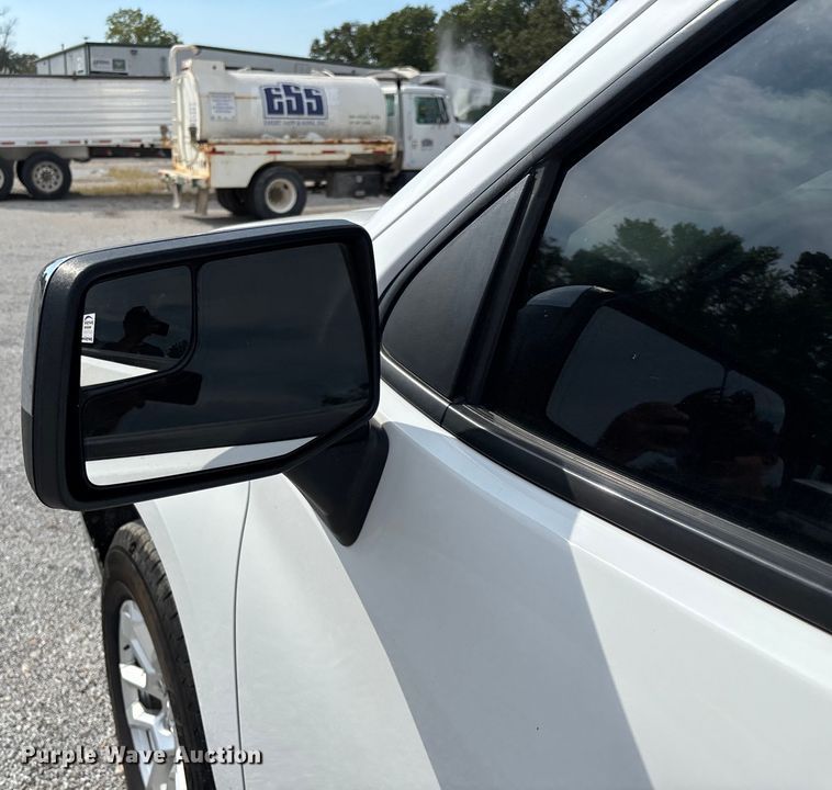 image for item ED2223 2022 Chevrolet Silverado 1500 Crew Cab pickup truck