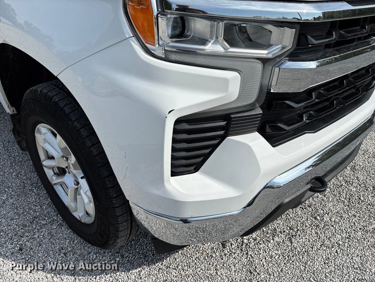 image for item ED2223 2022 Chevrolet Silverado 1500 Crew Cab pickup truck