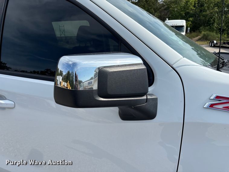 image for item ED2223 2022 Chevrolet Silverado 1500 Crew Cab pickup truck