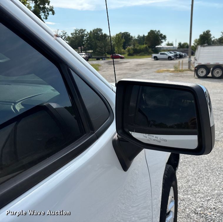 image for item ED2223 2022 Chevrolet Silverado 1500 Crew Cab pickup truck