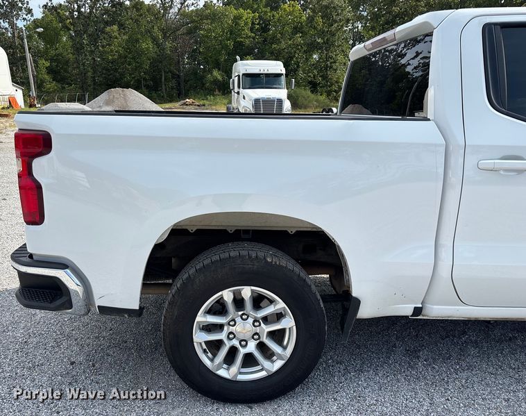 image for item ED2223 2022 Chevrolet Silverado 1500 Crew Cab pickup truck