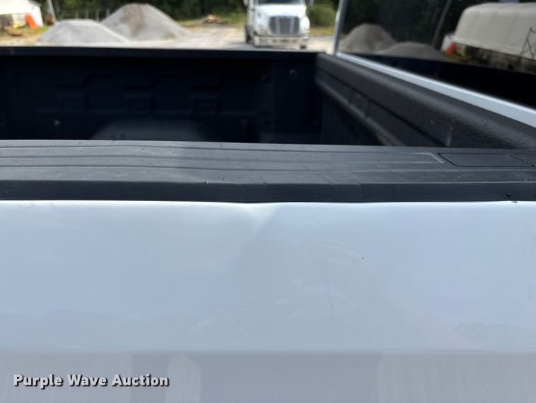 image for item ED2223 2022 Chevrolet Silverado 1500 Crew Cab pickup truck