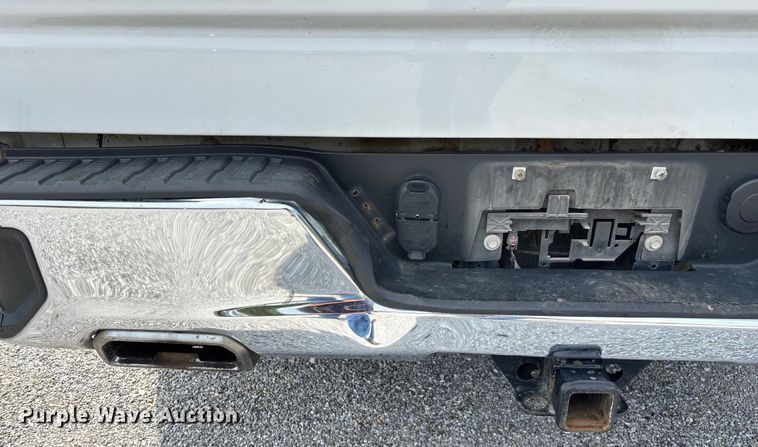 image for item ED2223 2022 Chevrolet Silverado 1500 Crew Cab pickup truck