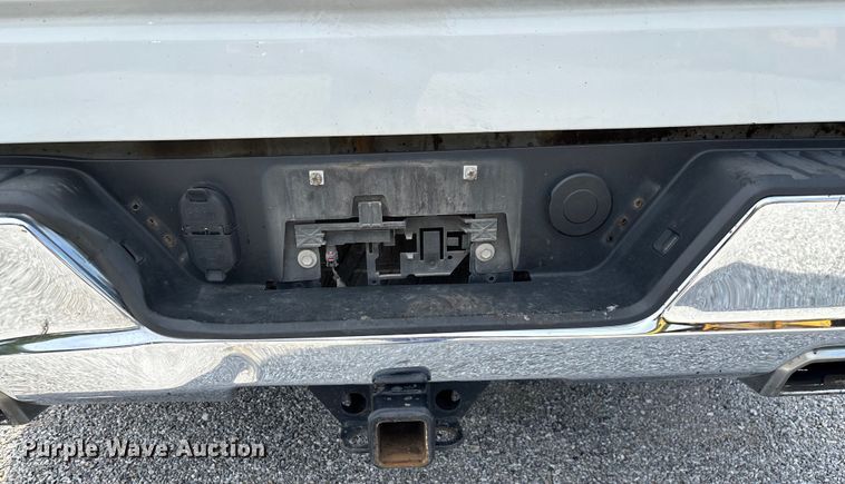 image for item ED2223 2022 Chevrolet Silverado 1500 Crew Cab pickup truck