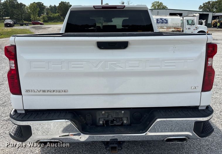 image for item ED2223 2022 Chevrolet Silverado 1500 Crew Cab pickup truck