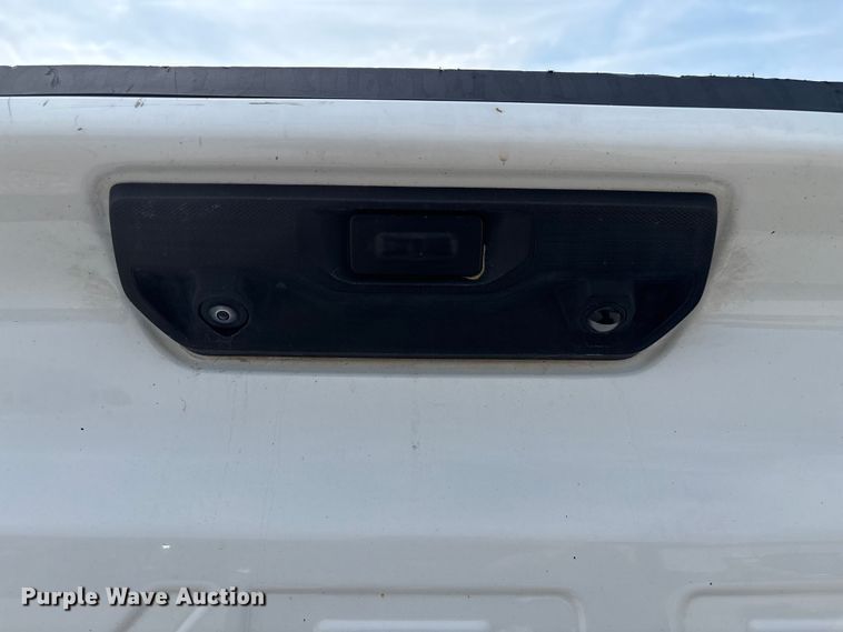 image for item ED2223 2022 Chevrolet Silverado 1500 Crew Cab pickup truck