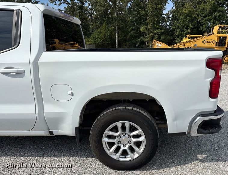 image for item ED2223 2022 Chevrolet Silverado 1500 Crew Cab pickup truck