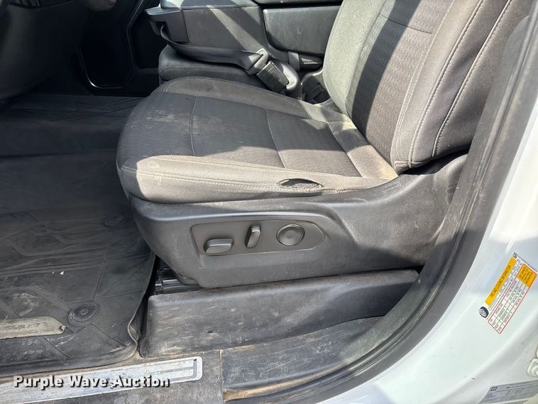 image for item ED2223 2022 Chevrolet Silverado 1500 Crew Cab pickup truck