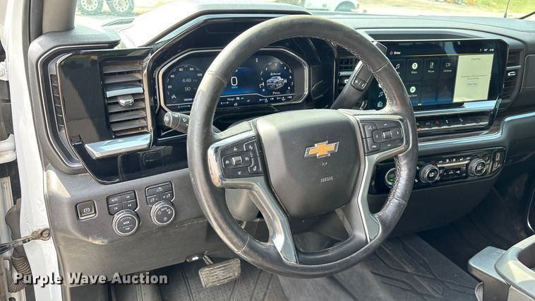 image for item ED2223 2022 Chevrolet Silverado 1500 Crew Cab pickup truck