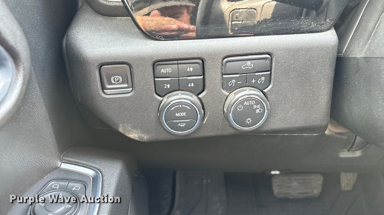 image for item ED2223 2022 Chevrolet Silverado 1500 Crew Cab pickup truck