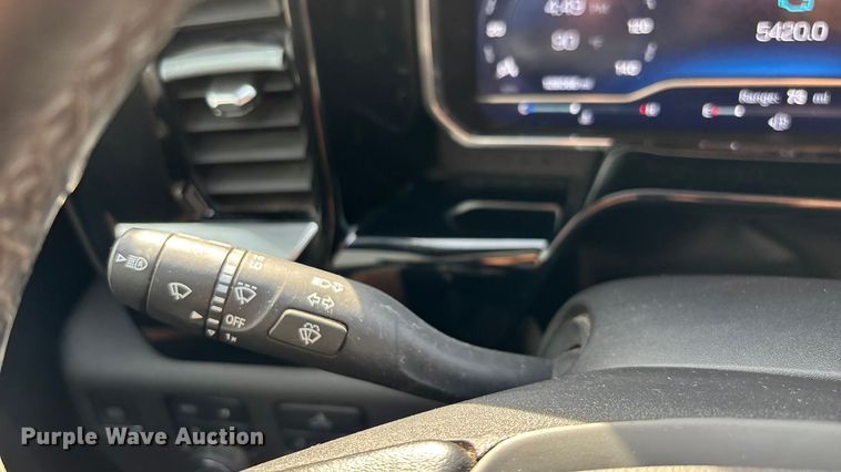 image for item ED2223 2022 Chevrolet Silverado 1500 Crew Cab pickup truck