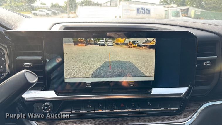 image for item ED2223 2022 Chevrolet Silverado 1500 Crew Cab pickup truck