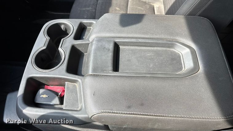 image for item ED2223 2022 Chevrolet Silverado 1500 Crew Cab pickup truck