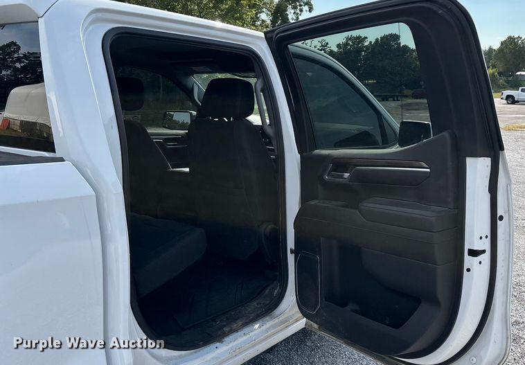 image for item ED2223 2022 Chevrolet Silverado 1500 Crew Cab pickup truck