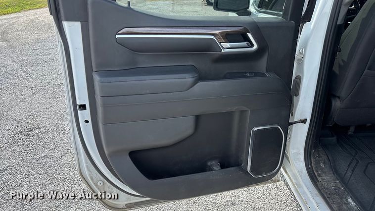 image for item ED2223 2022 Chevrolet Silverado 1500 Crew Cab pickup truck