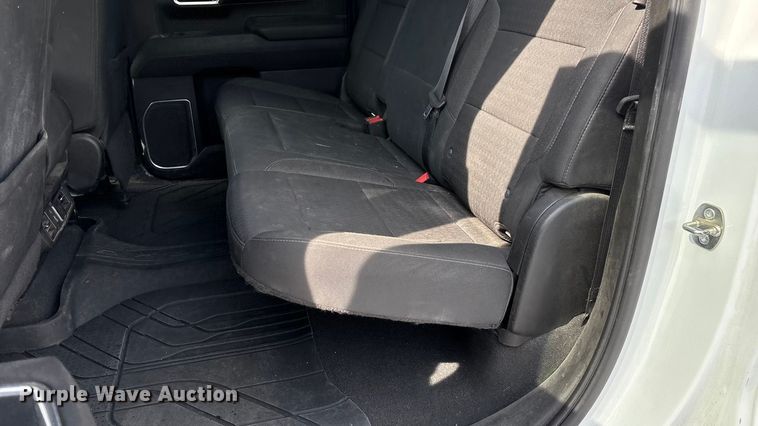 image for item ED2223 2022 Chevrolet Silverado 1500 Crew Cab pickup truck