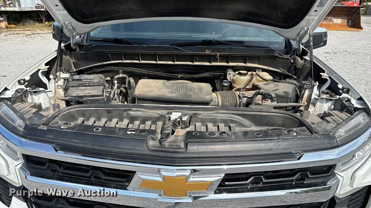 image for item ED2223 2022 Chevrolet Silverado 1500 Crew Cab pickup truck