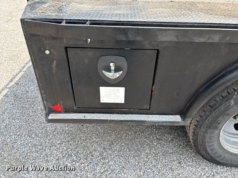 image for item ED2230 2019 Ford F350 Super Duty Crew Cab flatbed pickup truck