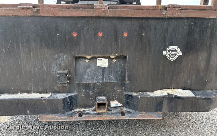 image for item ED2230 2019 Ford F350 Super Duty Crew Cab flatbed pickup truck