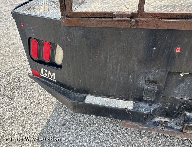 image for item ED2230 2019 Ford F350 Super Duty Crew Cab flatbed pickup truck