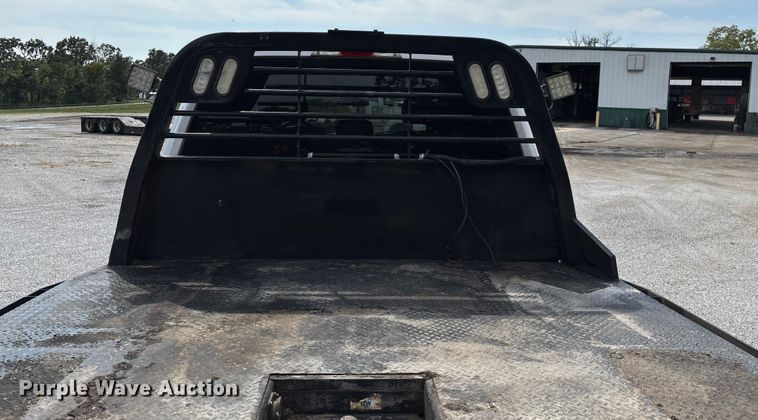 image for item ED2230 2019 Ford F350 Super Duty Crew Cab flatbed pickup truck