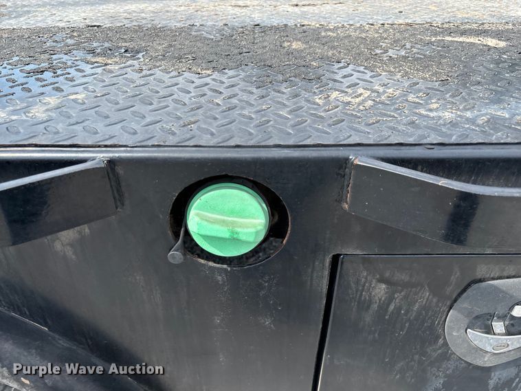 image for item ED2230 2019 Ford F350 Super Duty Crew Cab flatbed pickup truck