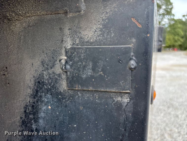 image for item ED2230 2019 Ford F350 Super Duty Crew Cab flatbed pickup truck