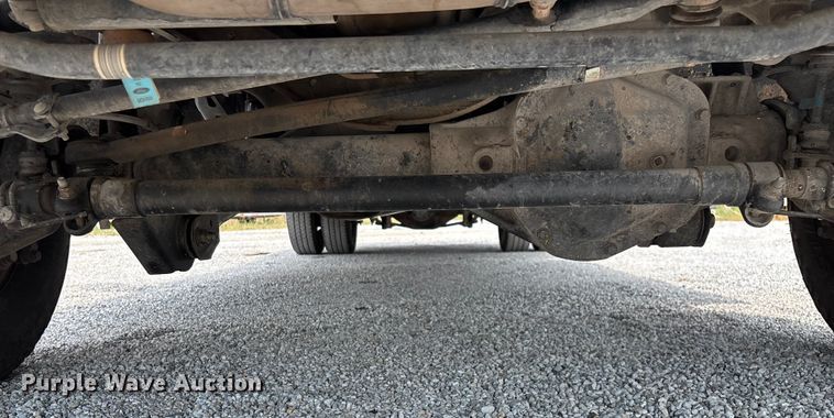 image for item ED2230 2019 Ford F350 Super Duty Crew Cab flatbed pickup truck