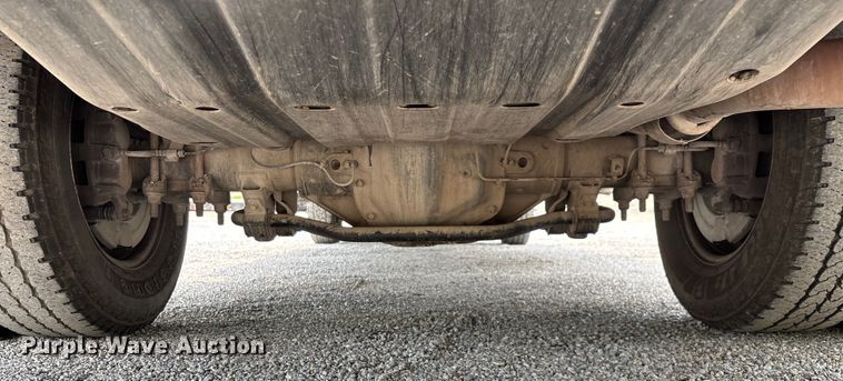 image for item ED2230 2019 Ford F350 Super Duty Crew Cab flatbed pickup truck