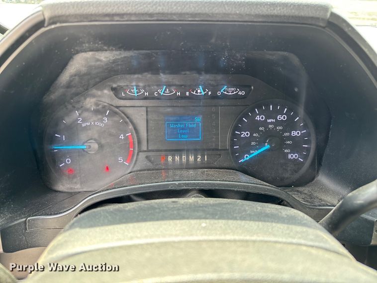 image for item ED2230 2019 Ford F350 Super Duty Crew Cab flatbed pickup truck