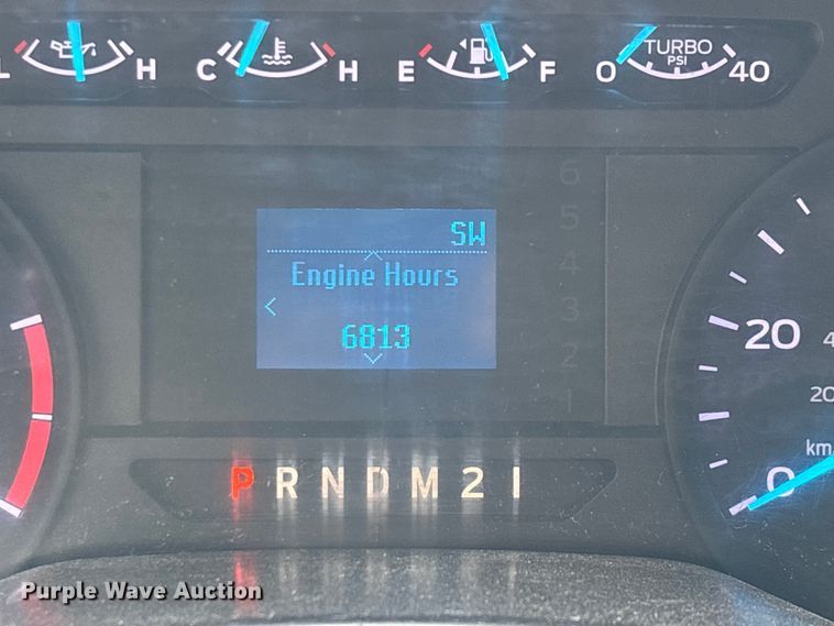 image for item ED2230 2019 Ford F350 Super Duty Crew Cab flatbed pickup truck