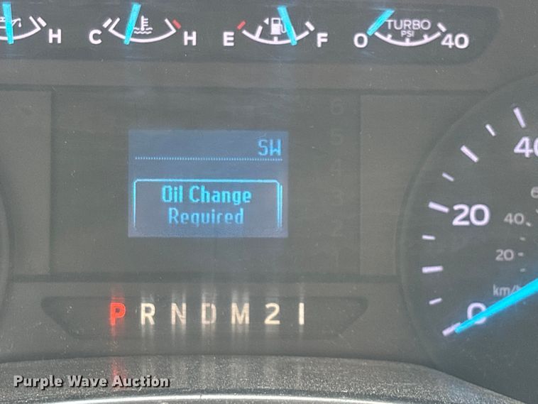 image for item ED2230 2019 Ford F350 Super Duty Crew Cab flatbed pickup truck