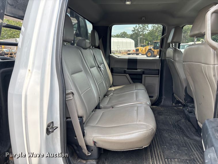 image for item ED2230 2019 Ford F350 Super Duty Crew Cab flatbed pickup truck