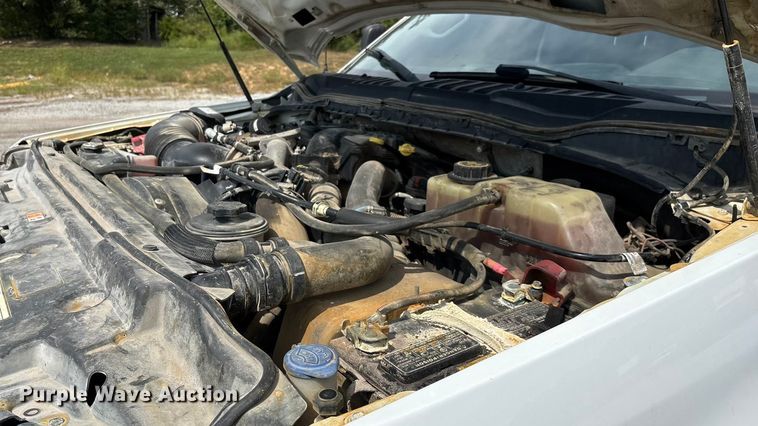 image for item ED2230 2019 Ford F350 Super Duty Crew Cab flatbed pickup truck